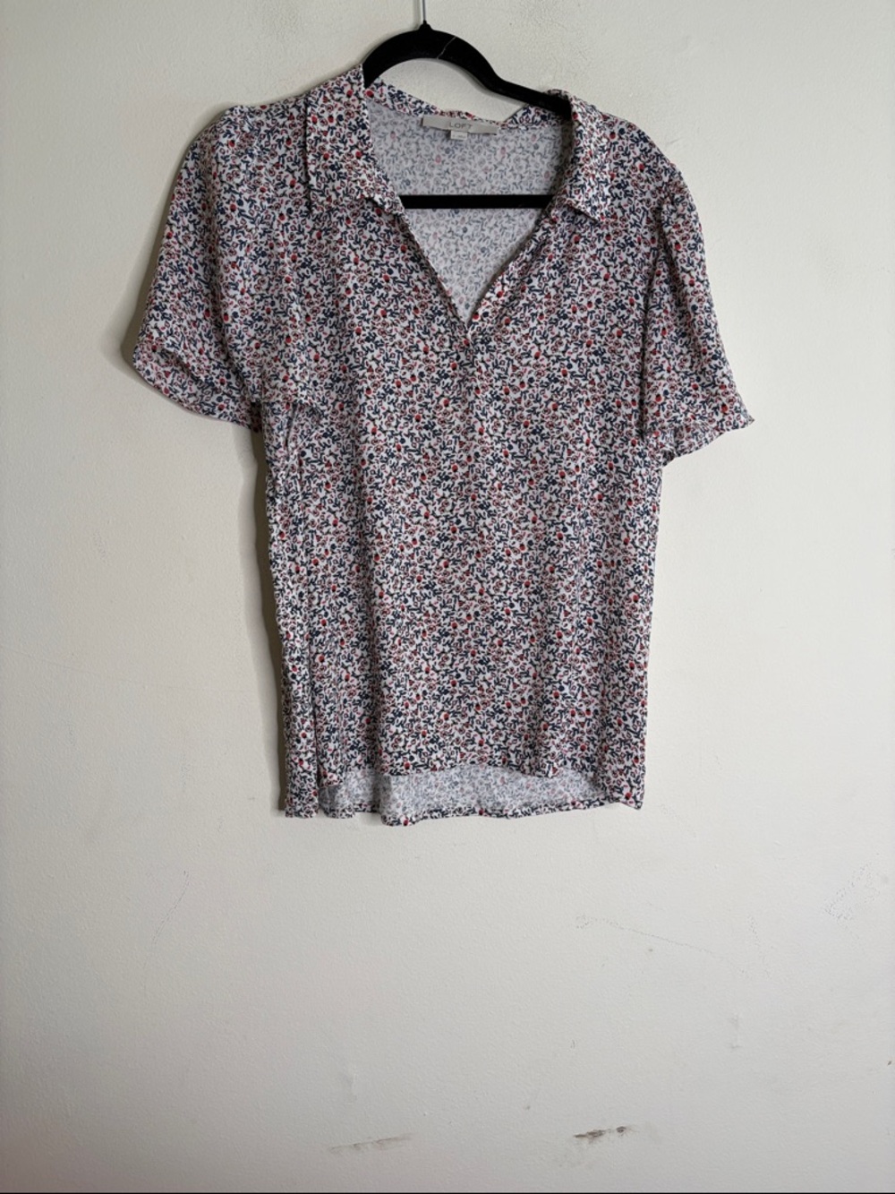 LOFT White Floral Short Sleeve V-Neck Blouse with Navy & Pink Accents